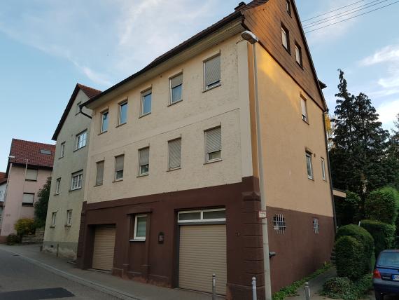 Altes Rathaus Hochberg Two-storey eaves building at Hauptstraße 24 in Remseck-Hochberg