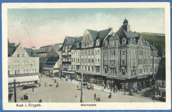 Historische Ansichtskarte von Aue im Erzgebirge mit dem Marktplatz und dem Kaufhaus Schocken