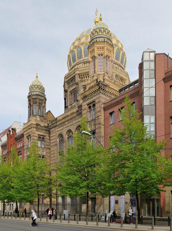 Berlin - Neue Synagoge1 (cropped)