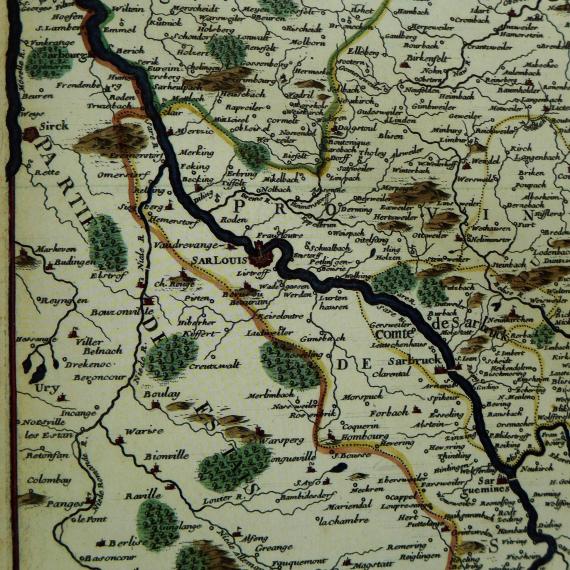 Dillingen auf einer historischen Karte der Saar von 1705, Nicolas de Fer (Hrsg. und Verleger), P. Starck (Stecher): Le Cours de la Sare aux Environs de la quelle se Trouve (sic!) Diverses Provinces qui Composent la Province de la Sare ou Lorraine Allemande, ca. 1: 380.000, 23,8 cm × 33,7 cm, Stadtarchiv Saarlouis