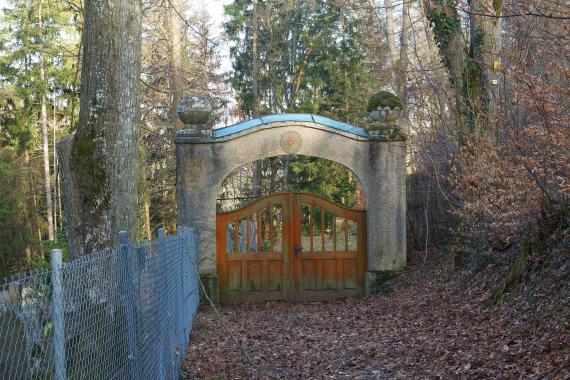 Entrance to the Jewish cemetery in Rexingen