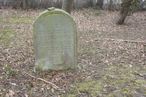 Gravestone at the Jewish cemetery in Schweinheim