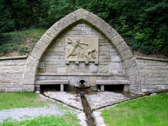 Siegfriedsbrunnen in Odenheim, gestiftet 1932 von dem jüdischen Auswanderer Sigmund (Simon) Odenheimer, USA