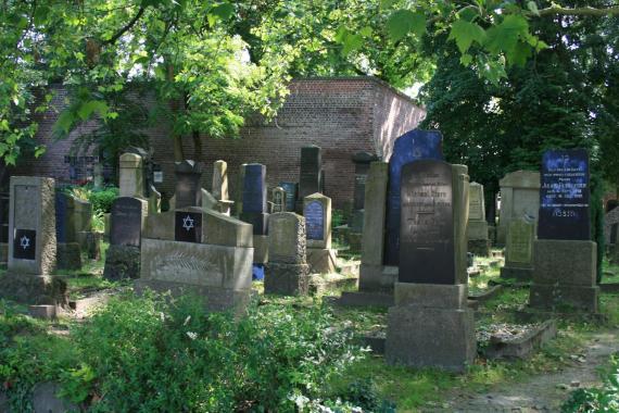 Jewish cemetery (2010)