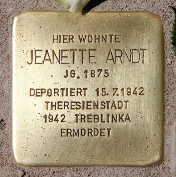 Stolperstein Ansbacher Str 34 (Schön) Jeanette Arndt
