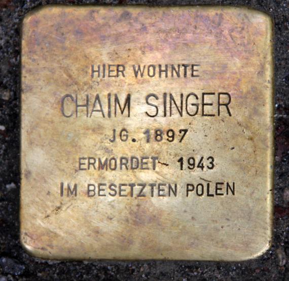 Stumbling Stone Choriner Str 81 (center) Chaim Singer