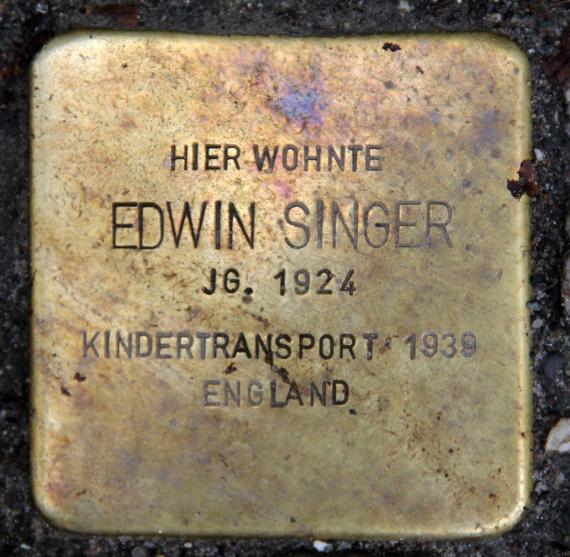 Stumbling Stone Choriner Str 81 (center) Edwin Singer