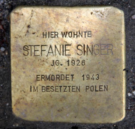 Stumbling stone Choriner Str 81 (center) Stefanie Singer