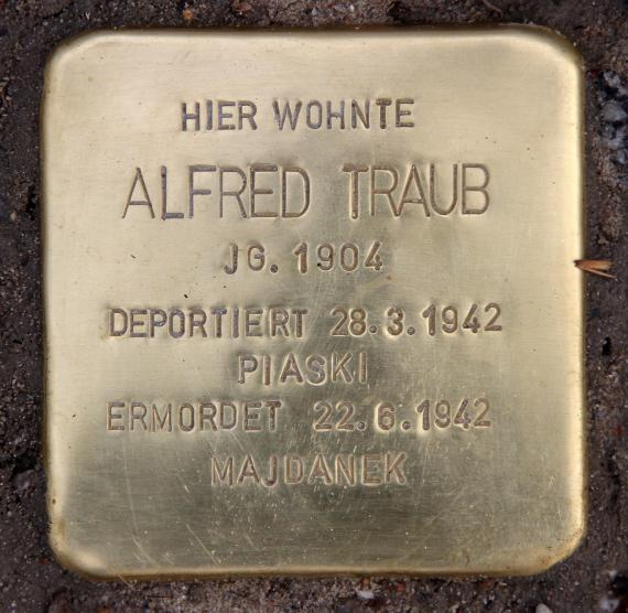 Stolperstein Gleditschstr 55 (Schön) Alfred Traub (third stone)