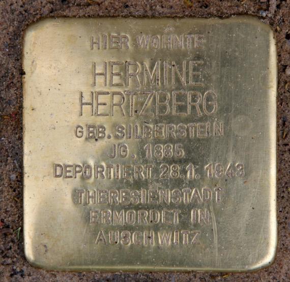 Stumbling Stone Innsbrucker Str 25 (Schön) Hermine Hertzberg