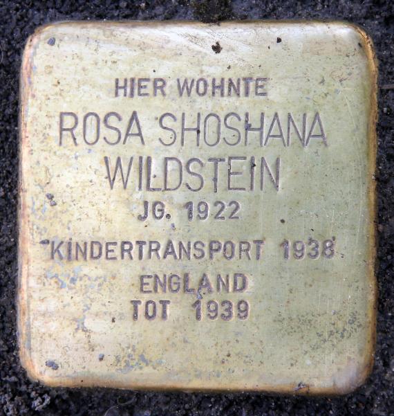 Stumbling Stone Kleine Auguststr 10 (center) Rosa Shoshana Wildstein