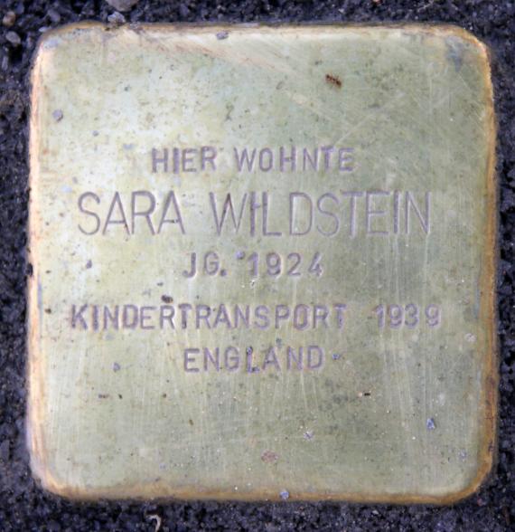 Stumbling Stone Kleine Auguststr 10 (center) Sara Wildstein