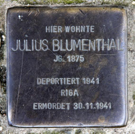 Stolperstein Kochhannstr 1 (Frhai) Julius Blumenthal