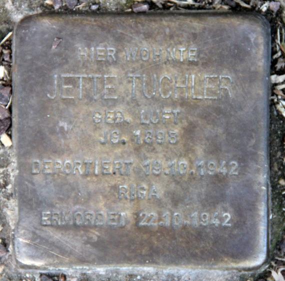 Stumbling stone Kremmener Str 7 (center) Jette Tuchler
