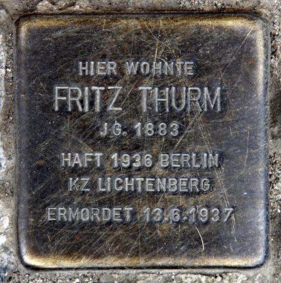 Stolperstein Kreutzigerstr 28 (Friedh) Fritz Thurm
