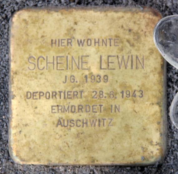 Stolperstein Lichtenberger Str 32 (Mitte) Scheine Lewin