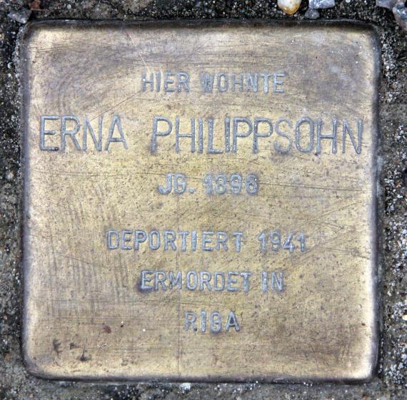 Stumbling Stone Märkisches Ufer 14 (center) Erna Philippsohn