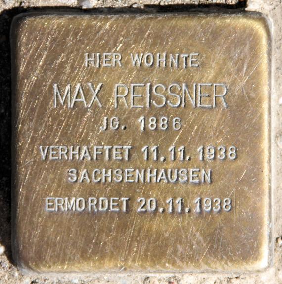 Stolperstein Manfred-von-Richthofen-Str 28 (Templ) Max Reissner