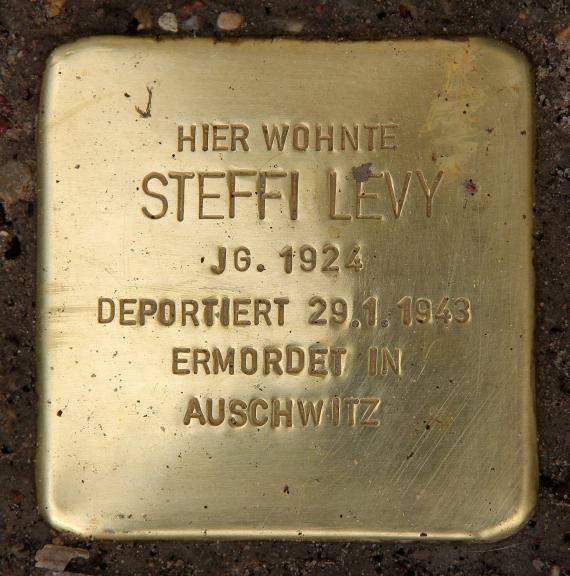 Stolperstein Martin-Luther-Str 42 (Schön) Steffi Levy