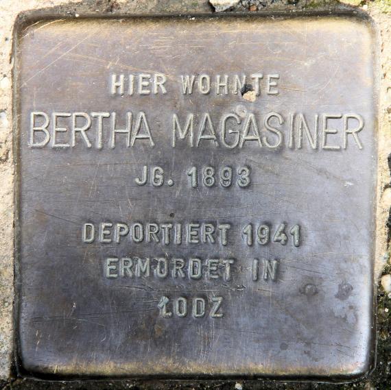 Stumbling stone Meraner Str 11 (Schöb) Bertha Magasiner