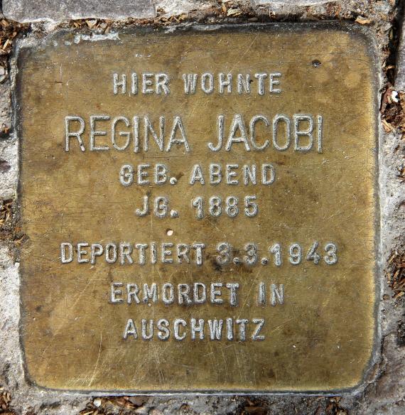Stolperstein Motzstr 30 (Schön) Regina Jacobi