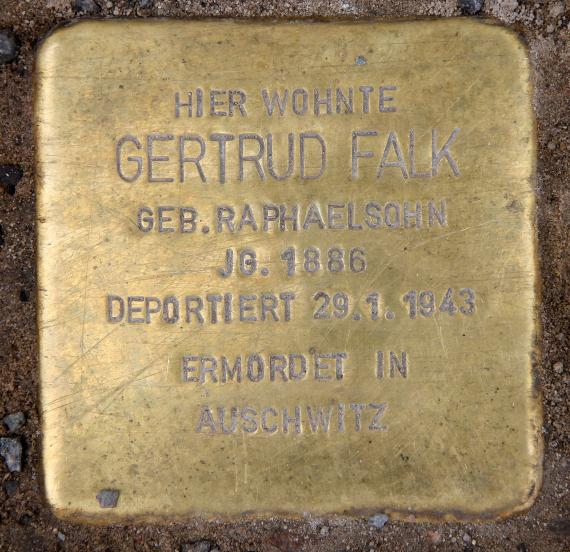 Stolperstein Motzstr 47 (Schön) Gertrud Falk