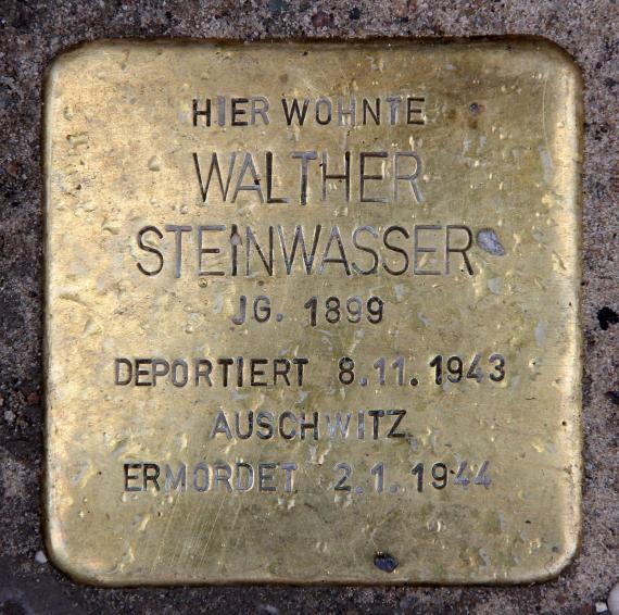 Stumbling Stone Oranienburger Str 89 (center) Walther Steinwasser