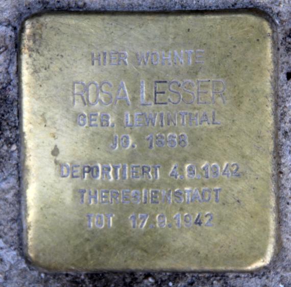 Stolperstein Passauer Str 3 (Schön) Rosa Lesser