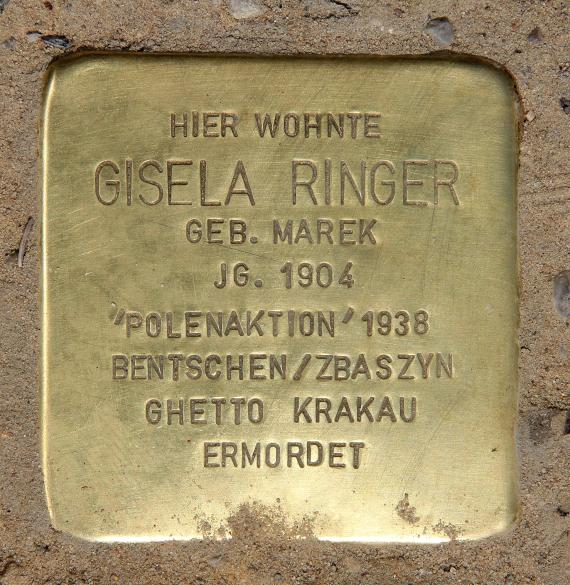 Stumbling Stone Rückerstr 8 (center) Gisela Ringer