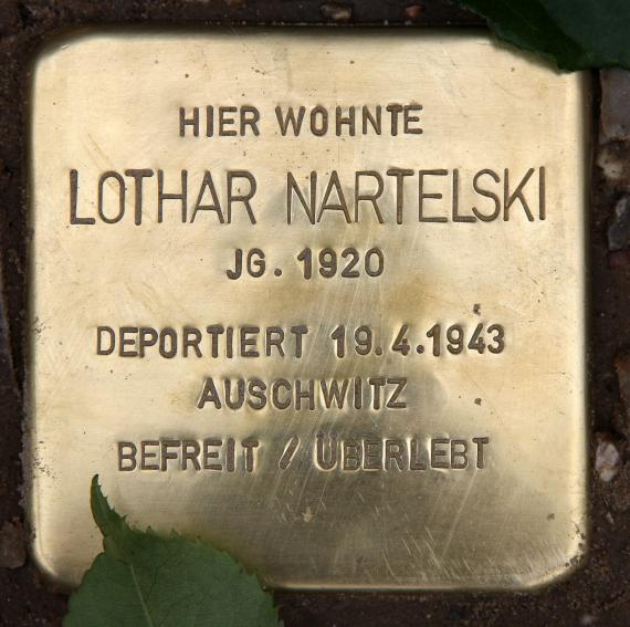 Stolperstein Regensburger Str 2 (Schön) Lothar Nartelski