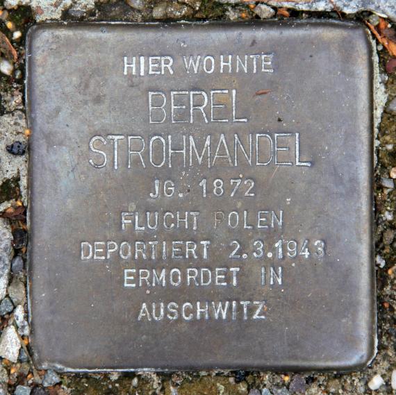 Stumbling Stone Regensburger Str 33 (Schön) Berel Strohmandel