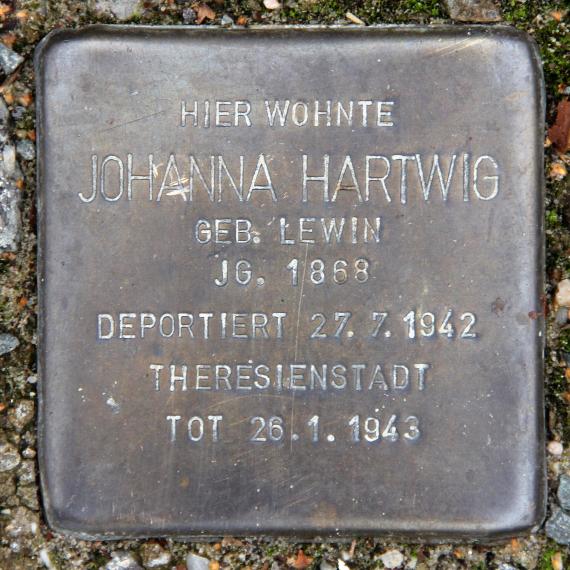 Stolperstein Regensburger Str 33 (Schön) Johanna Hartwig