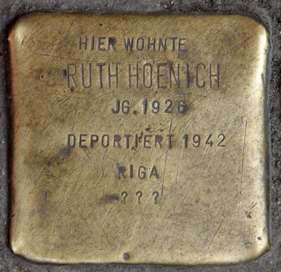 Stolperstein Rigaer Str 30 (Friedh) Ruth Hoenich