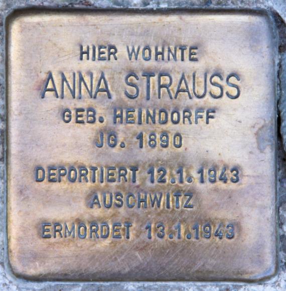 Stolperstein Robert-Siewert-Str 44 (Karlh) Anna Strauss
