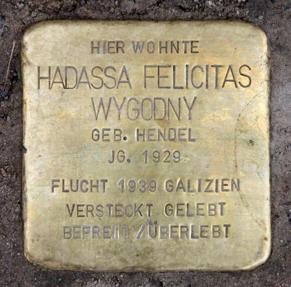 Stumbling Stone Rochstr 1 (center) Hadassa Felicitas Wygodny