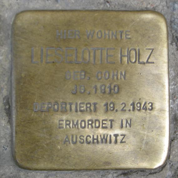 Stolperstein Rochstr 1 Lieselotte Holz