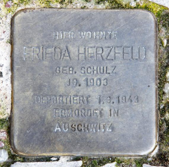 Stolperstein Schwerinstr 19 (Schön) Frieda Herzfeld