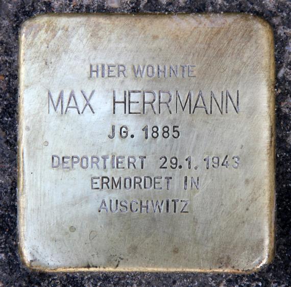 Stumbling stone Torstr 210 (center) Max Herrmann