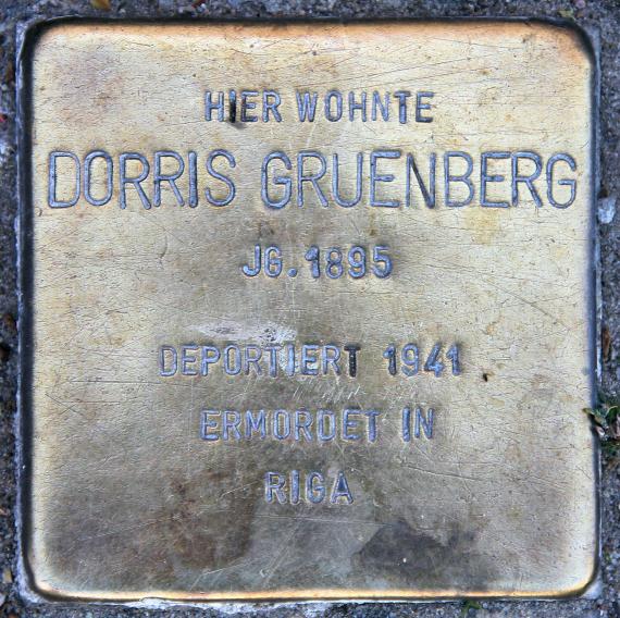 Stolperstein Treskowallee 103 (Karlh) Dorris Gruenberg