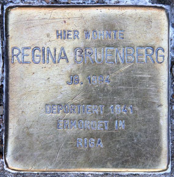 Stolperstein Treskowallee 103 (Karlh) Regina Gruenberg