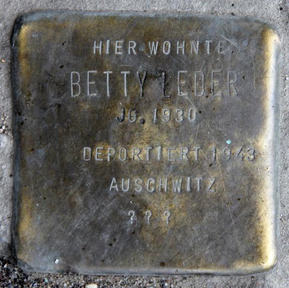 Stolperstein Warschauer Str 12 (Friedh) Betty Leder
