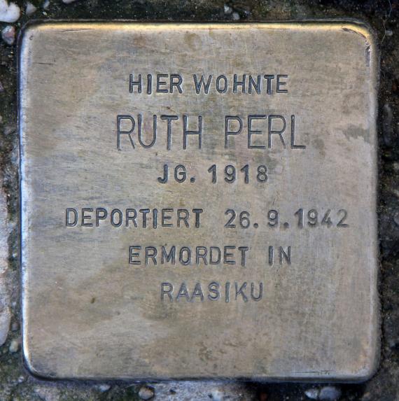 Stumbling stone Wielandstr 5 (Schön) Ruth Perl