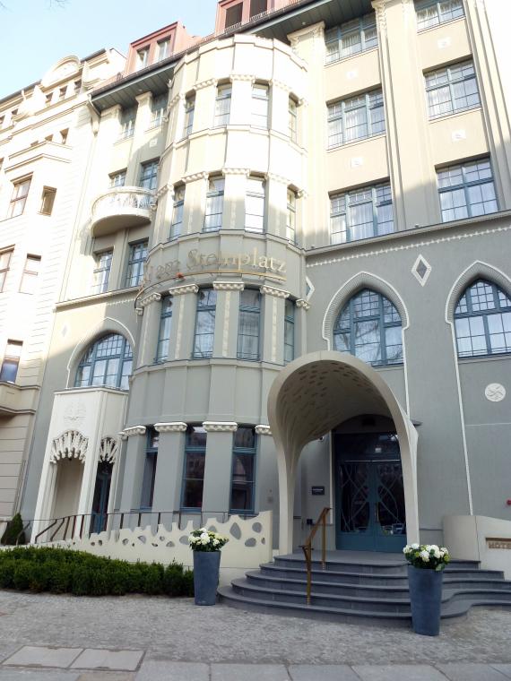 Meeting place for Russian exiles between the two world wars: Hotel am Steinplatz