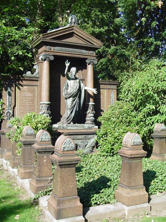 Hoeltgen tomb, designed and executed by Heinrich Stockmann
