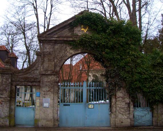 Cemetery entrance