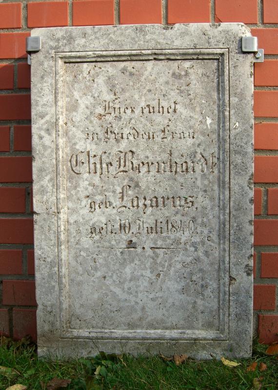 Plau am See Jewish cemetery (2008) Esther Bernhardt