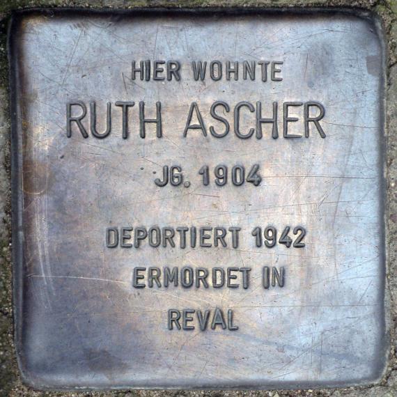 Stolperstein.Alt-Hohenschönhausen.Sandinostraße 22.Ruth Ascher.6182