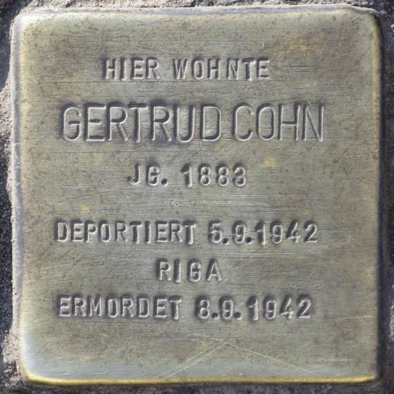 Stolperstein.Friedrichshain.Sonntagstraße 32.Gertrud Cohn.6577