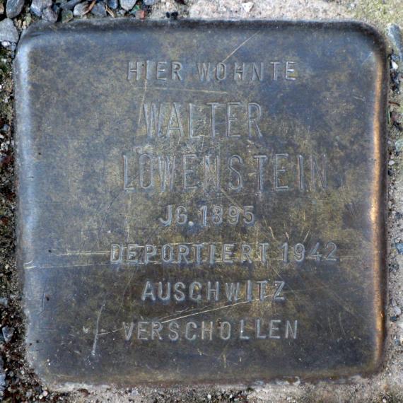Stolperstein.Mitte.Almstadtstraße 47.Walter Löwenstein.0644
