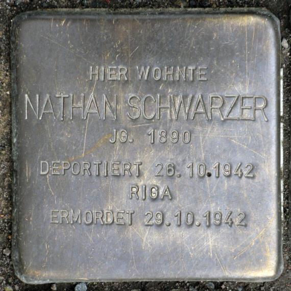 Stolperstein.Mitte.Karl-Marx-Allee 18.Nathan Schwarzer.2468